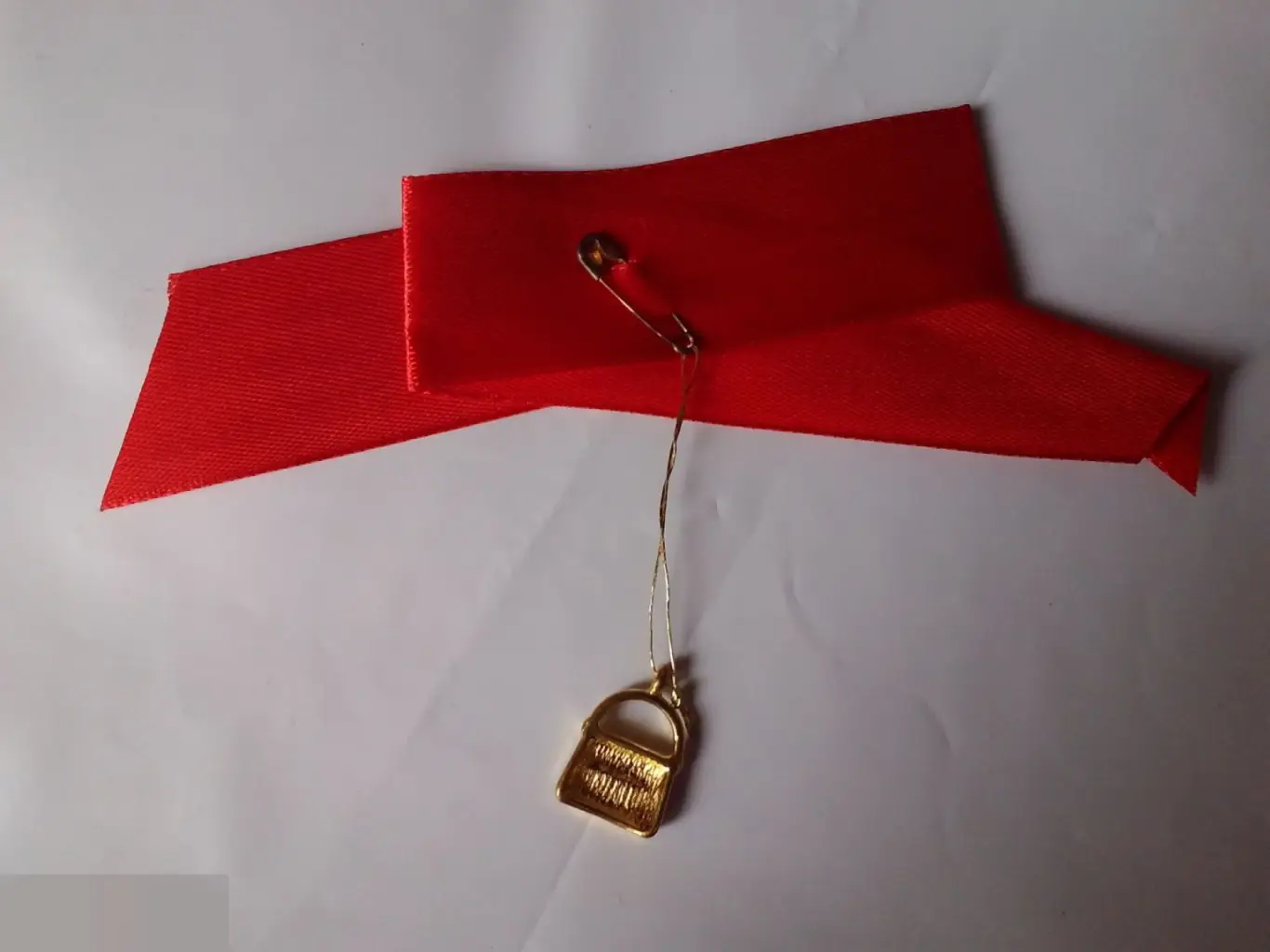 Бантик-значок Деловая и красивая 1