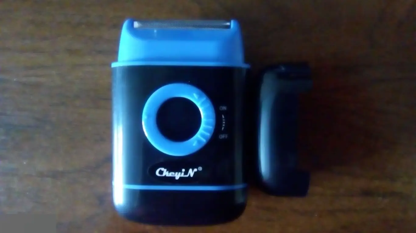 Мужская электробритва беспроводная на батарейках 2