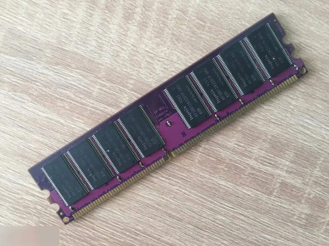 Модуль памяти VDATA Hynix DDR 400Mhz PC3200 184pin 1GB новый 1