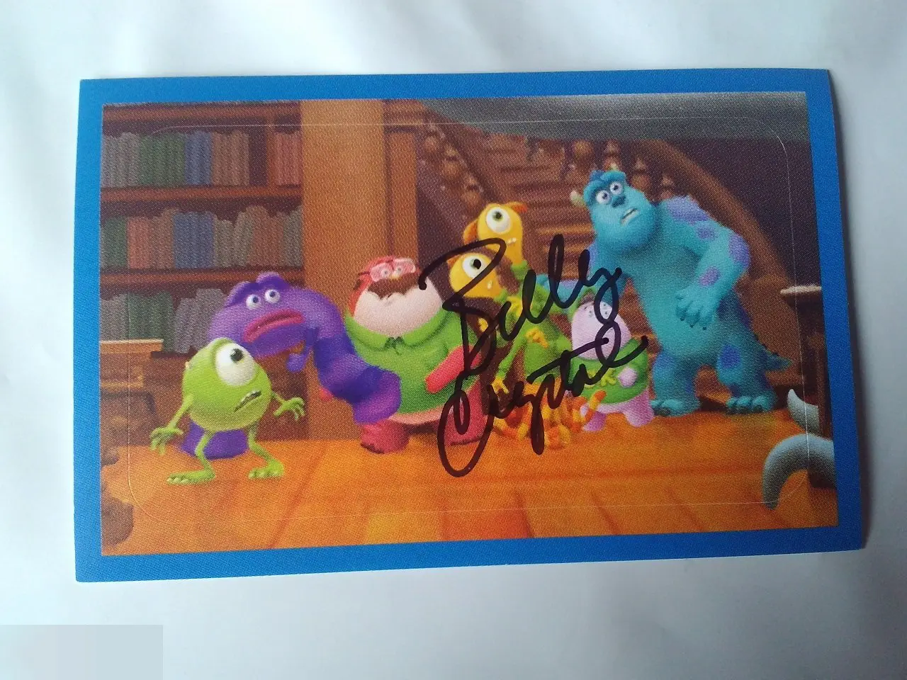 Билли Кристал автограф автопен на наклейке Университет монстров