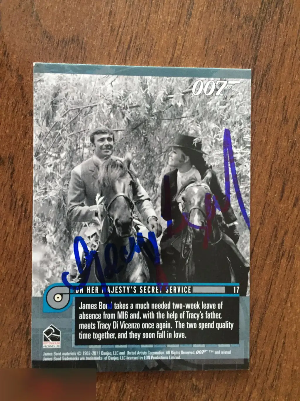 Джордж Лэзенби автограф на карточке Джеймс Бонд