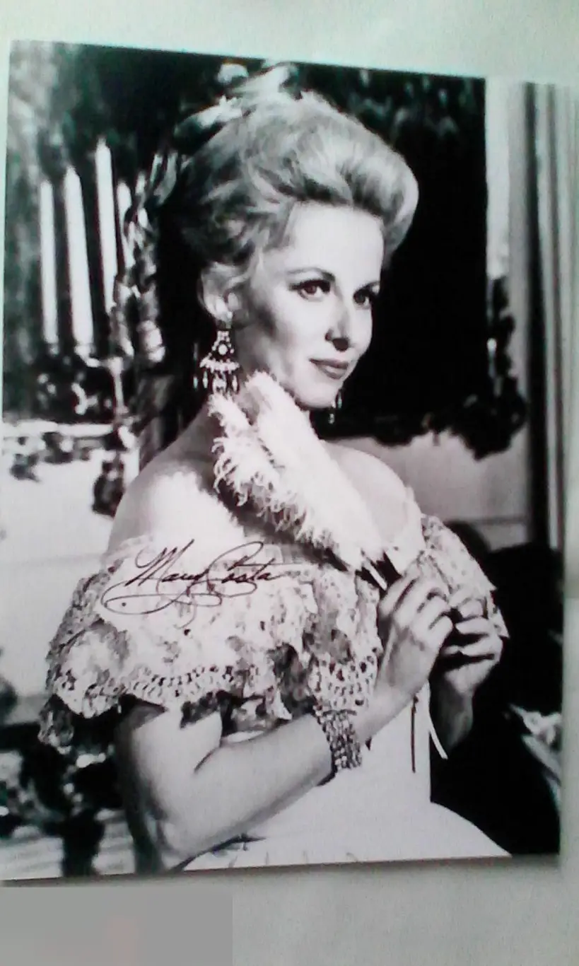 Мэри Коста автограф на фото