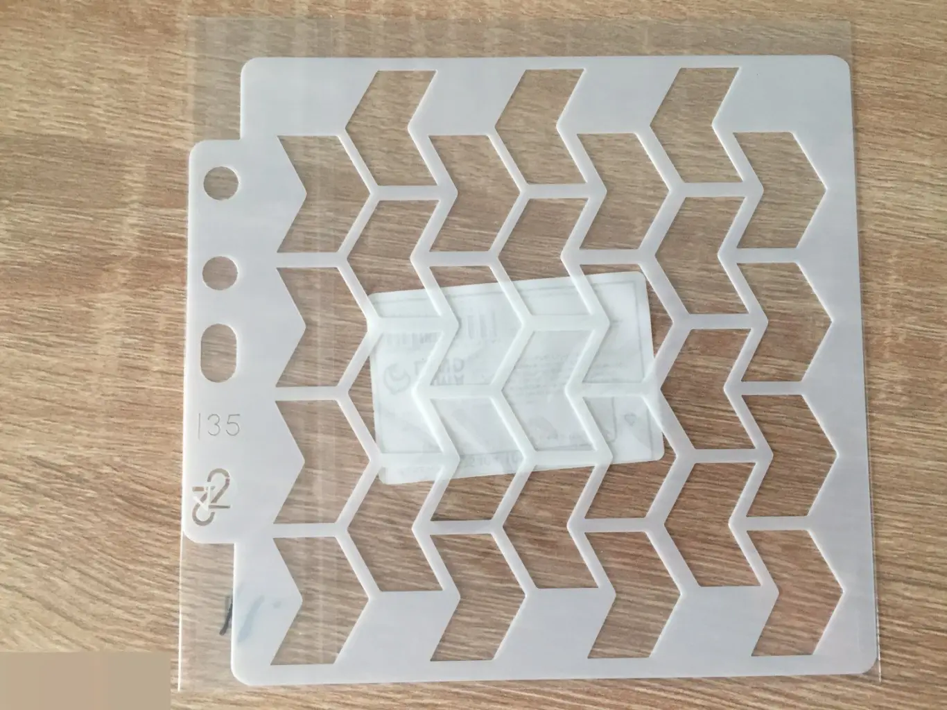 Трафарет геометрия флажки 13 см