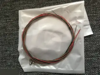 Струны для акустической гитары цветные