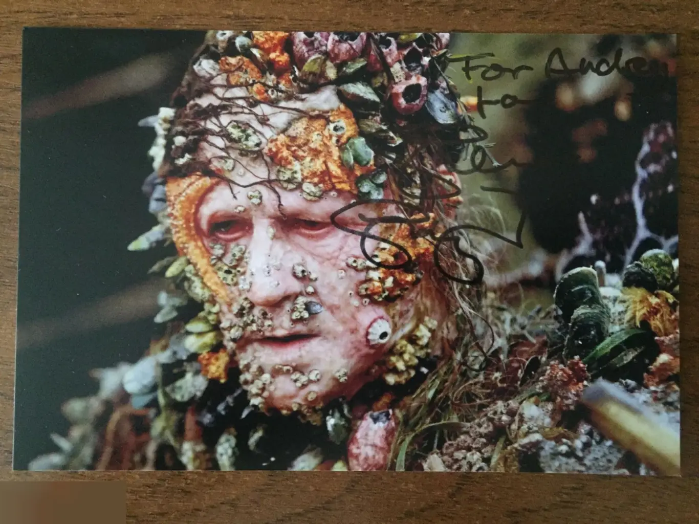 Стеллан Скарсгард автограф на фото Пираты Карибского моря