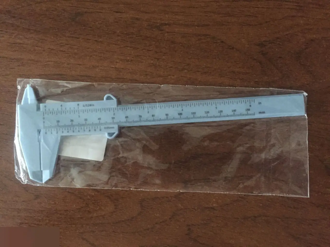 Пластиковый штангенциркуль