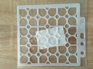 Трафарет геометрия лепестки 13 см