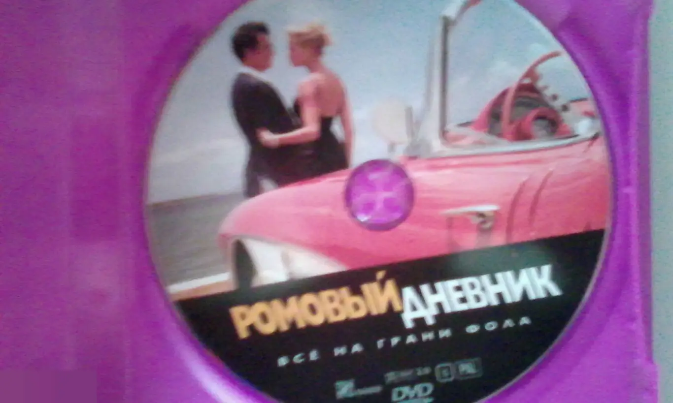Аарон Экхарт рукописный автограф на DVD 2