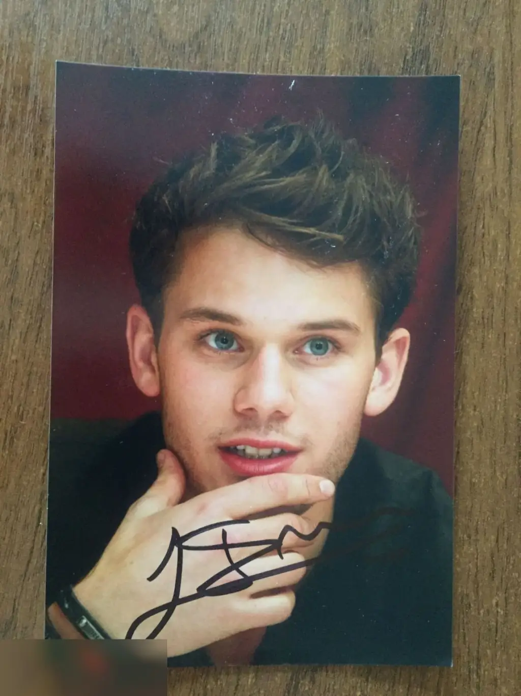 Джереми Ирвин автограф на фото