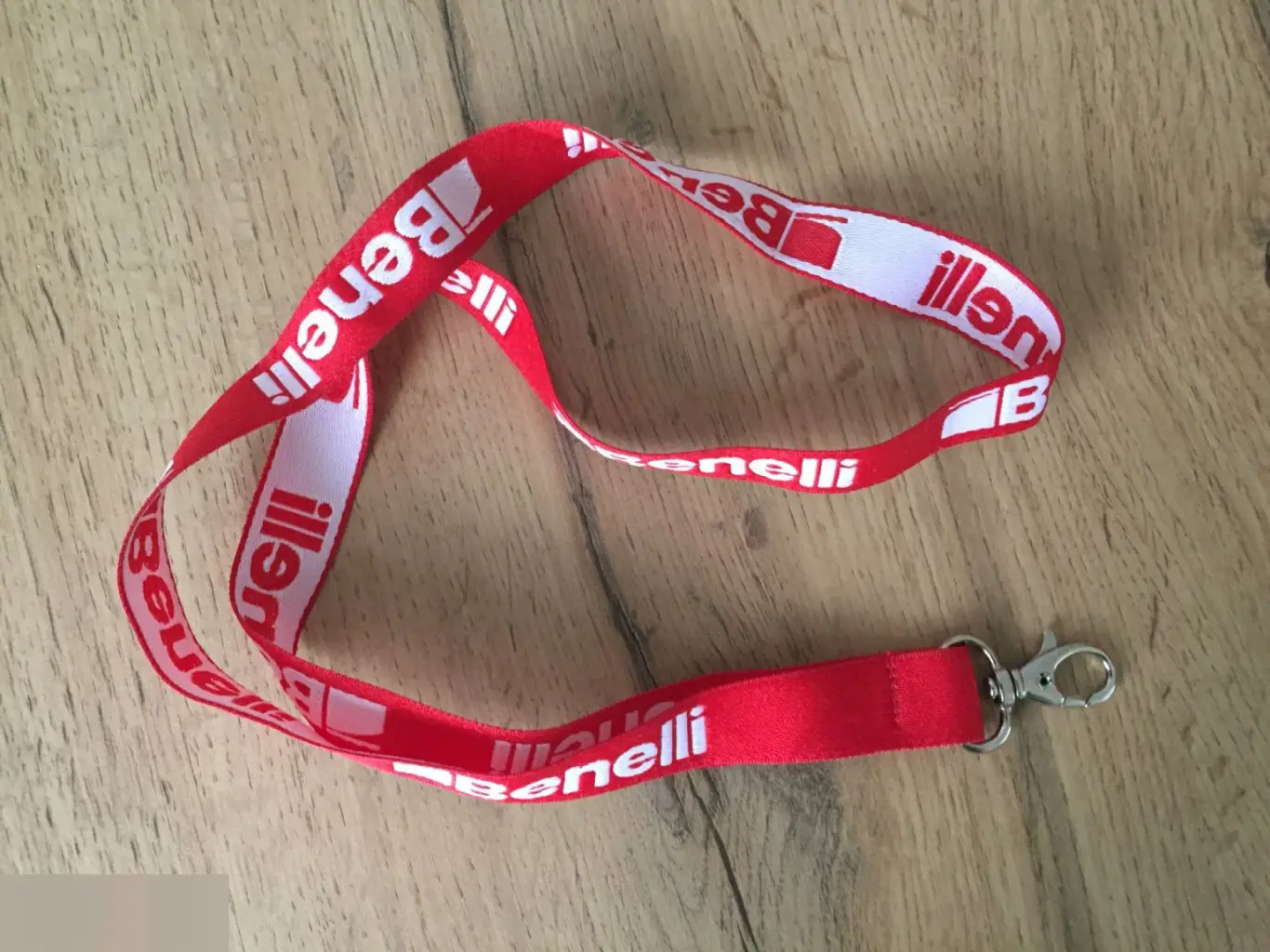 Шнурок на шею для телефона Италия Benelli