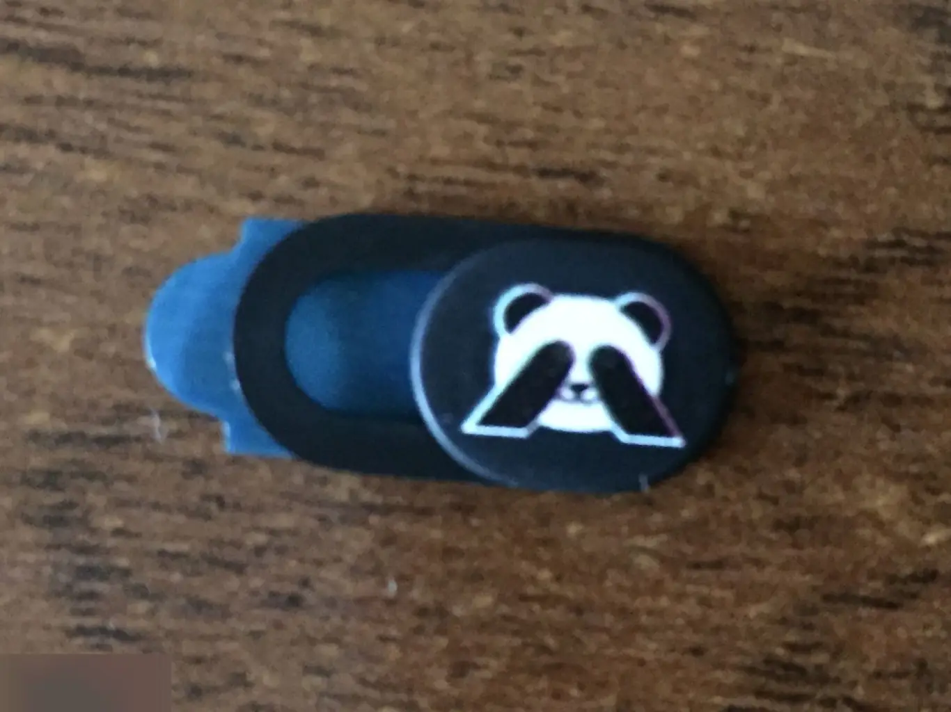 Крышка-шторка для камеры смартфона ноутбука