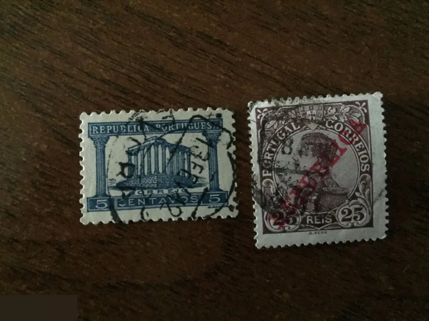 Португалия 2 почтовые марки