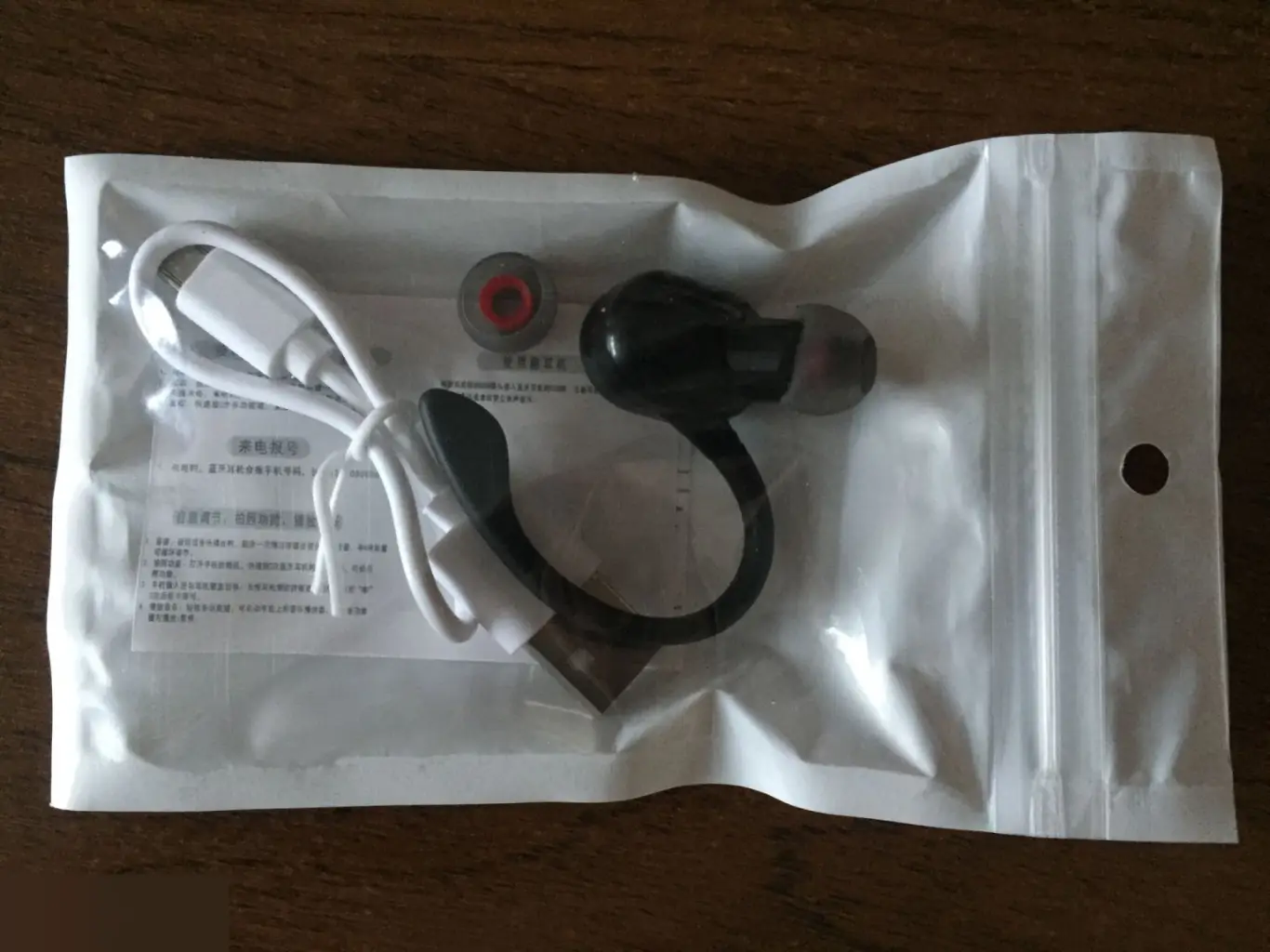 Bluetooth гарнитура для правого уха 2