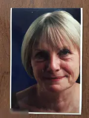 Амельда Браун автограф на фото