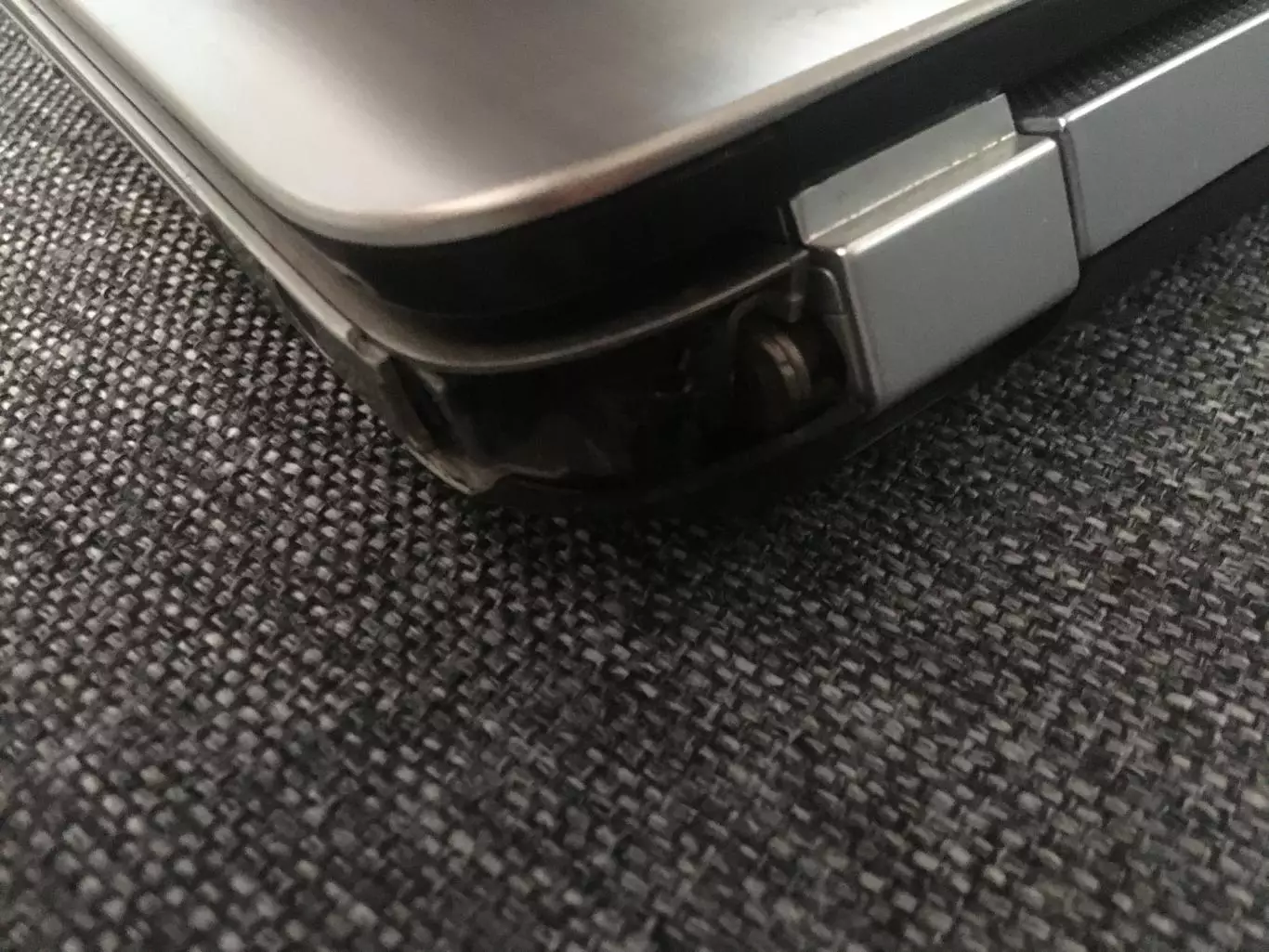 Ноутбук HP Pavilion dv7 i5-2430M/6GB DDR3/2048MB AMD Radeon HD 6700M на запчасти 4