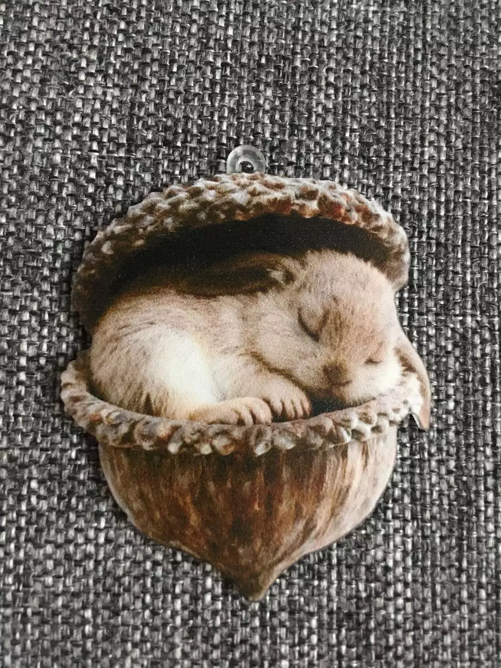 Кролик в орехе новогодняя подвеска ёлочная игрушка акрил