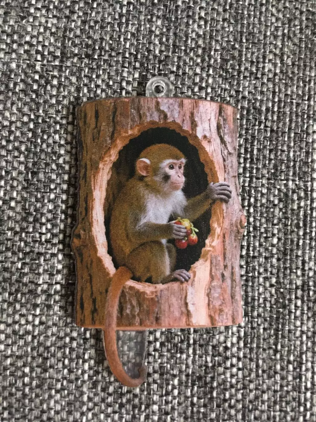 Обезьяна в дупле новогодняя подвеска ёлочная игрушка акрил