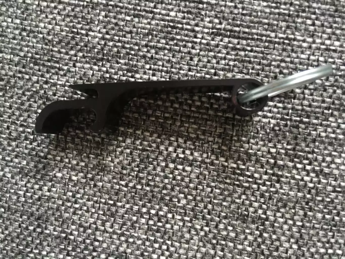 Открывалка открывашка брелок черный 2