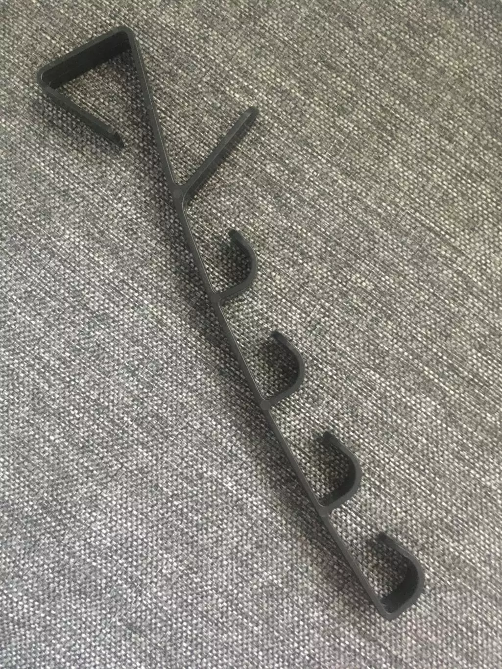 Вешалка на дверь пластик