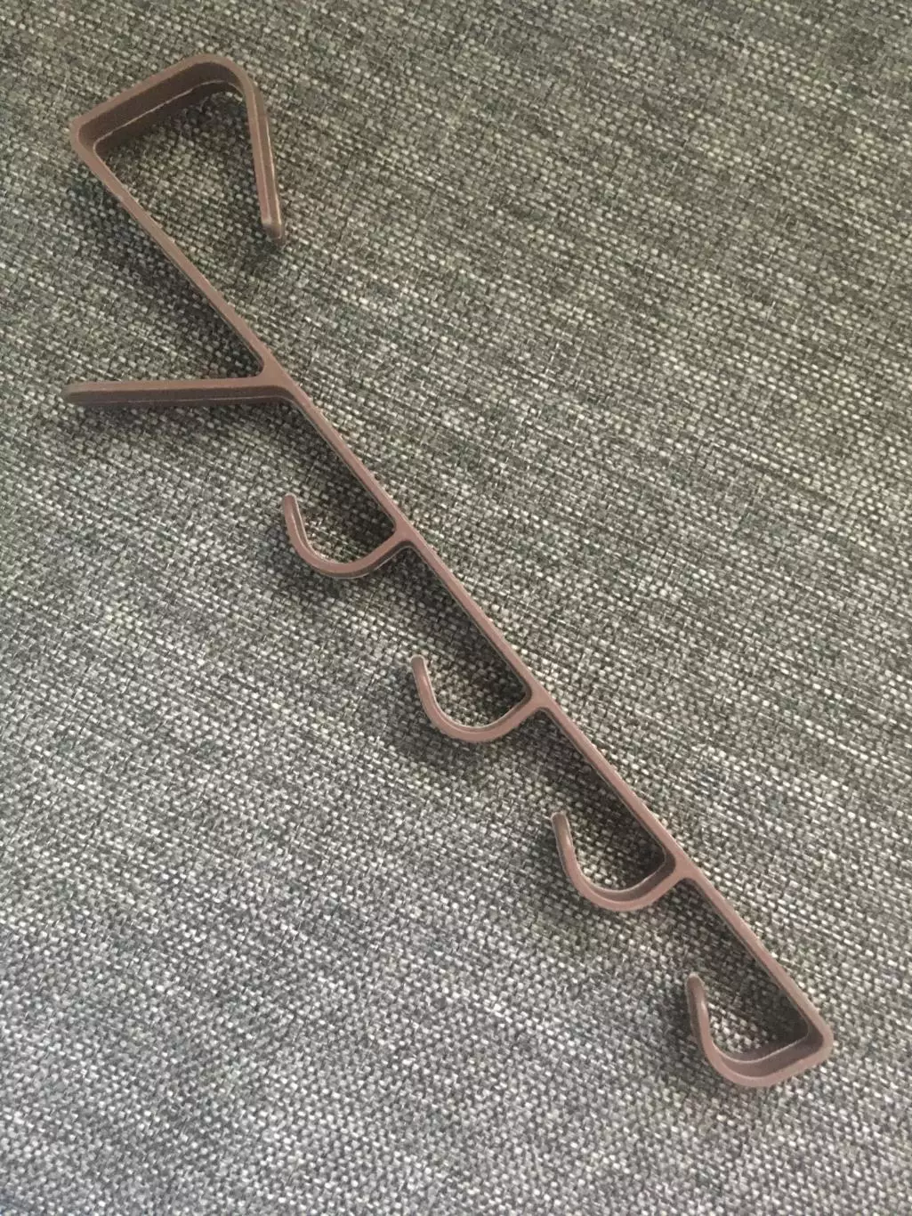 Вешалка на дверь пластик