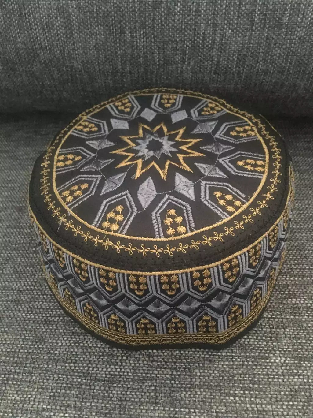 Тюбетейка новая (согнута при доставке)