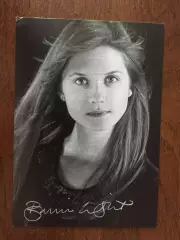 Бонни Райт автограф