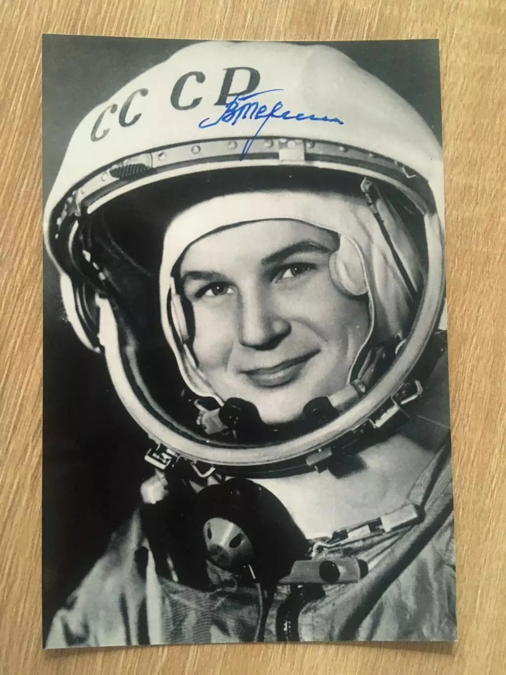 Валентина Терешкова автограф на фотографии