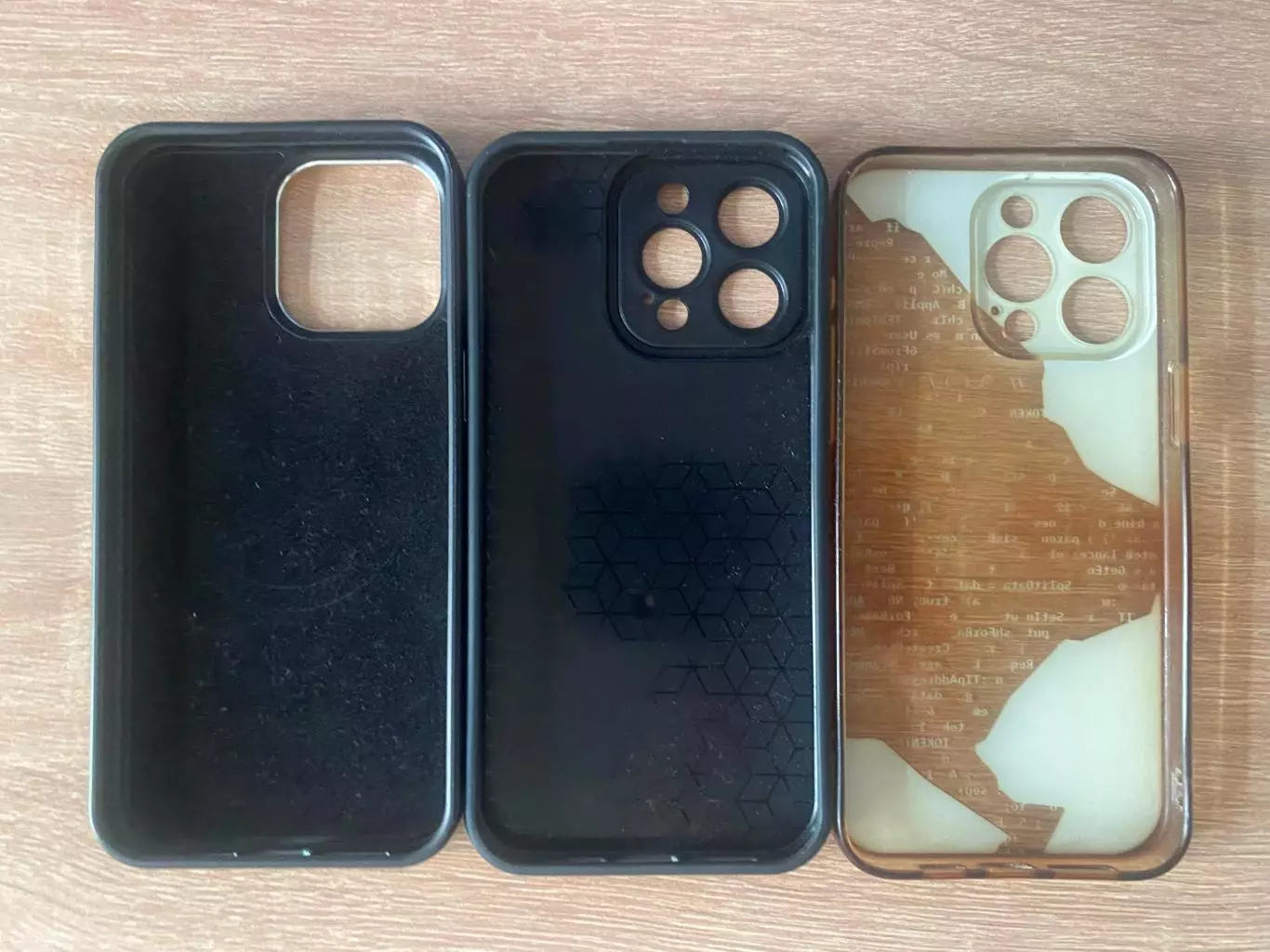 iPhone 15 Pro Max 3 чехла б/у 1