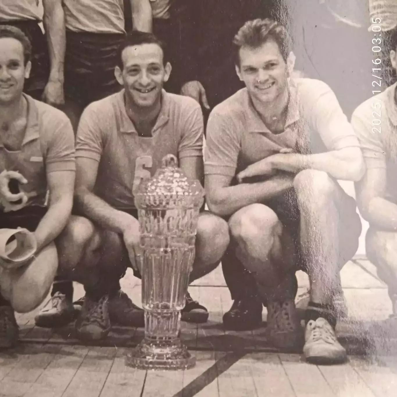 Фото 1962 ЦСКА! волейбол команда СССР с кубком. Фотохроника ТАСС из музея спорта