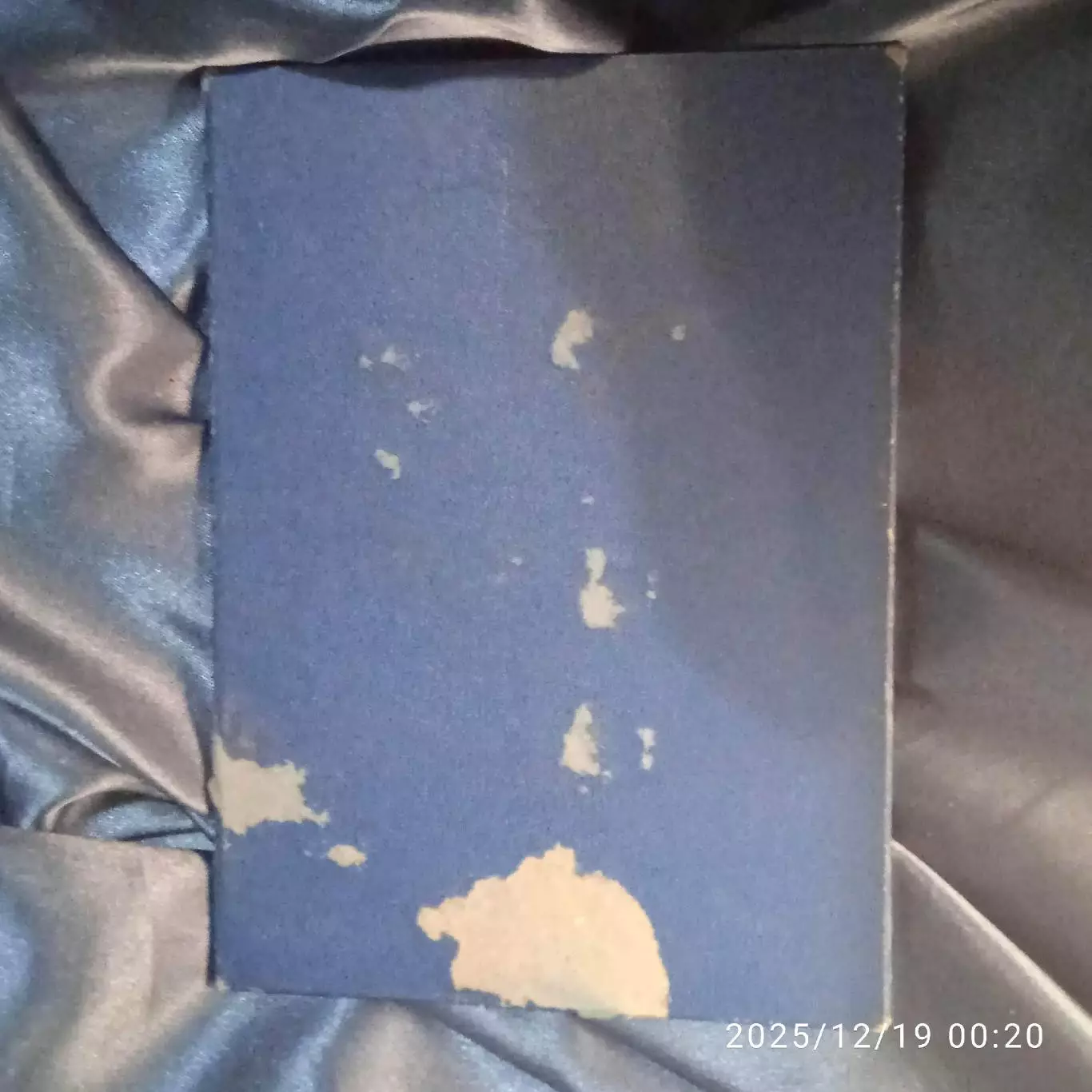 Марки спорт в альбоме. Футбол Болгария 1964 хоккей 1972 Саппоро Бег СССР лыжи и 3