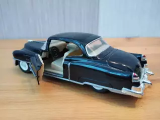 автомодель Кадиллак 1953 г.