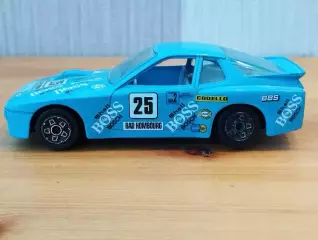 Автомодель Порше 924