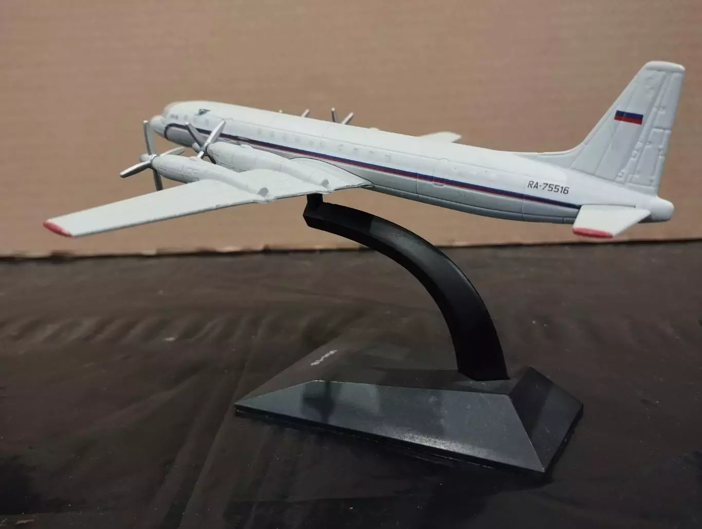 Самолет Ил-18, Дэагостини, модель. 1