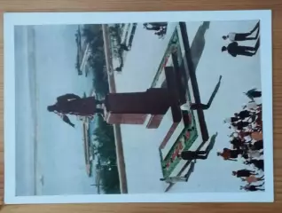 открытка Сталинград памятник Герою Советского Союза В. С. Хользунову, чистая.