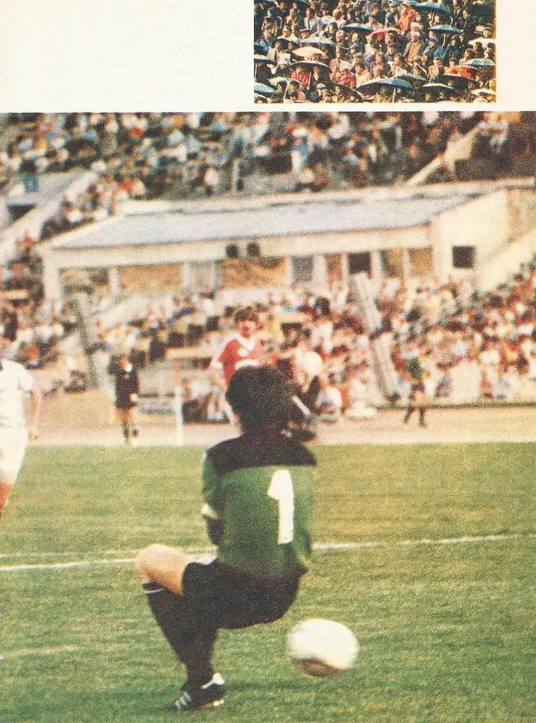 Ринат Дасаев (Фрагмент постера - со страниц спортивных изданий)