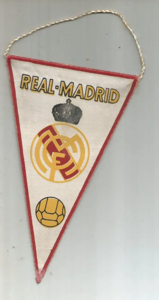 вымпел. _Реал_Мадрид,_Испания._Однос торонний. размер _12х19_см.