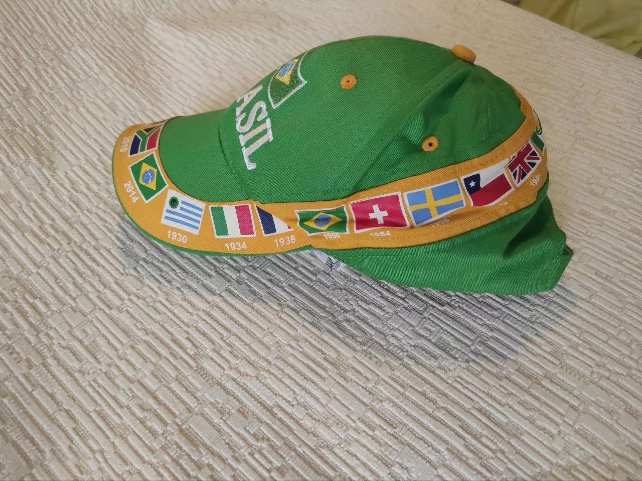 Кепка-бейсболка с мундиаля 2014 2