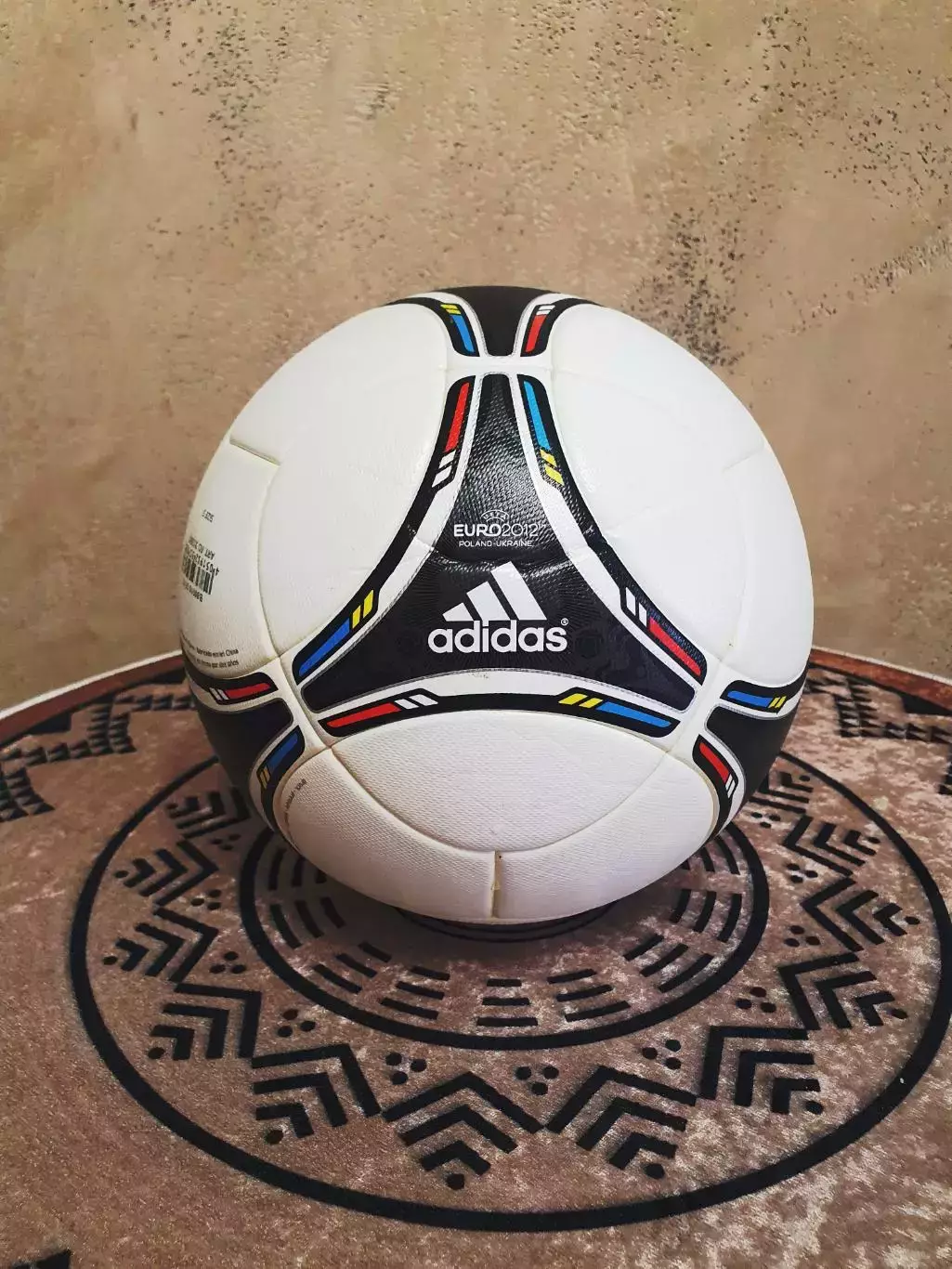 Официальный мяч ADIDAS TANGO 12 EURO 2012 1