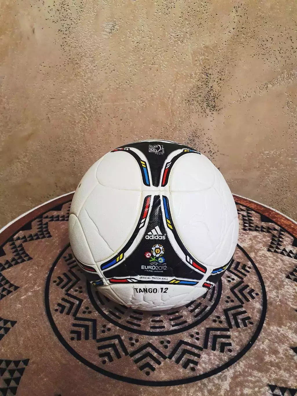 Официальный мяч ADIDAS TANGO 12 EURO 2012 4