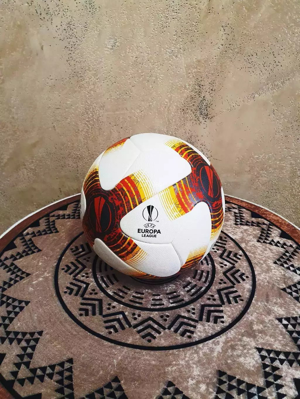 Официальный мяч ADIDAS UEFA EUROPA LEAGUE 2017 - 2018