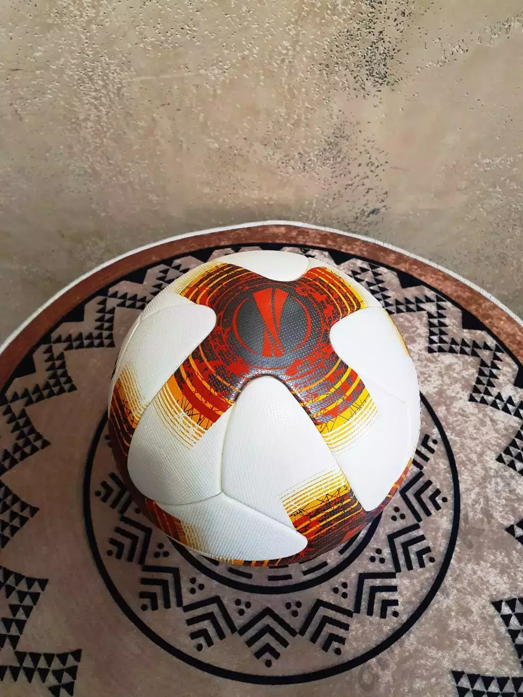 Официальный мяч ADIDAS UEFA EUROPA LEAGUE 2017 - 2018 4