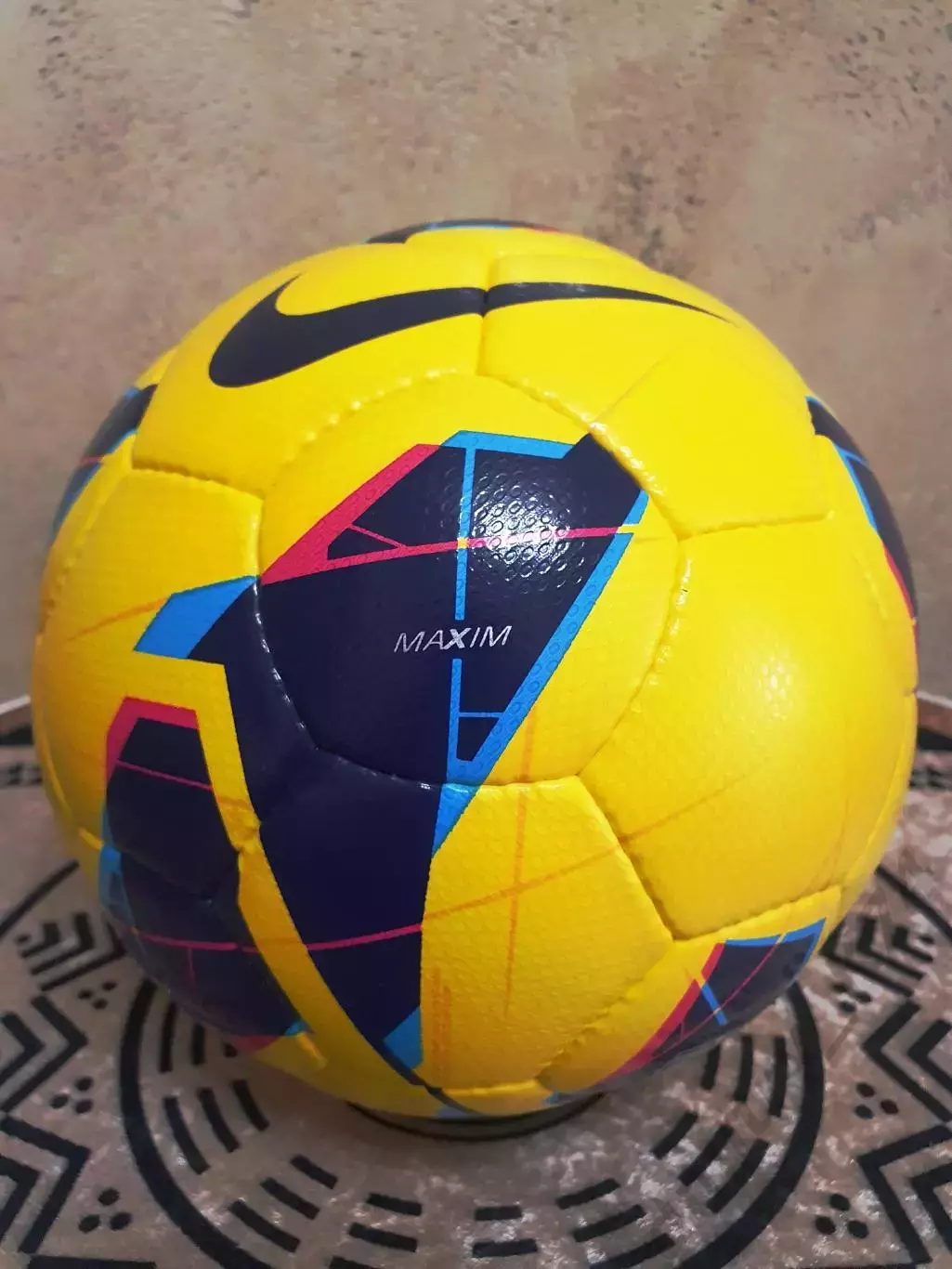 Официальный мяч NIKE MAXIM 2012 - 2013 1