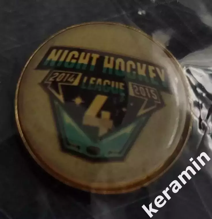 IV Всероссийскому фестивалю по хоккею среди любительских команд вымпел + значок. 1