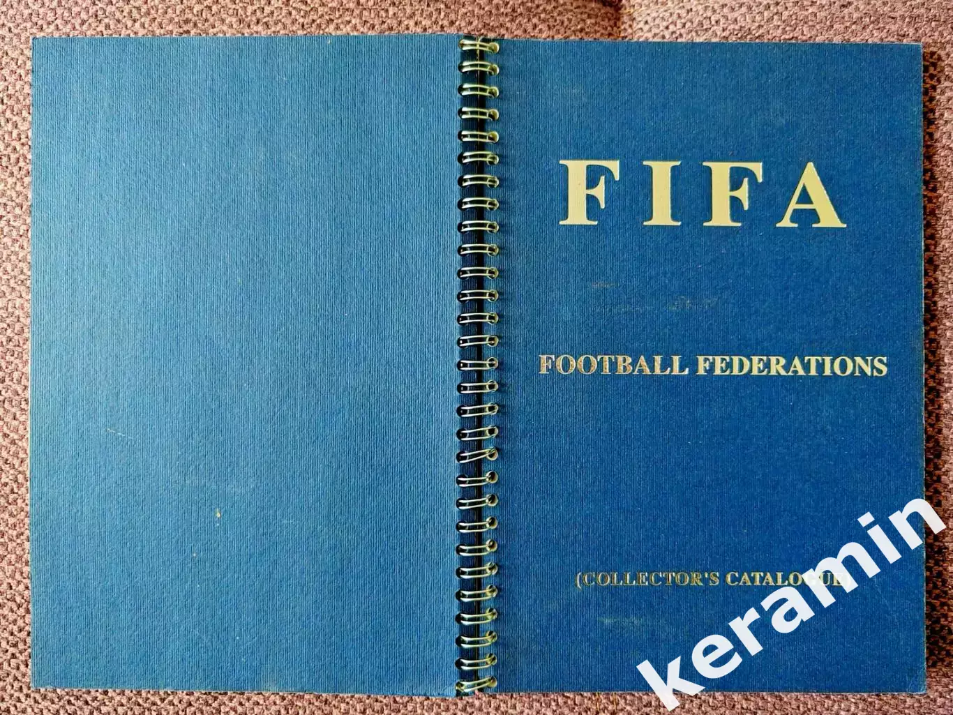 Каталог футбольных значков федераций футбола всего мира.
