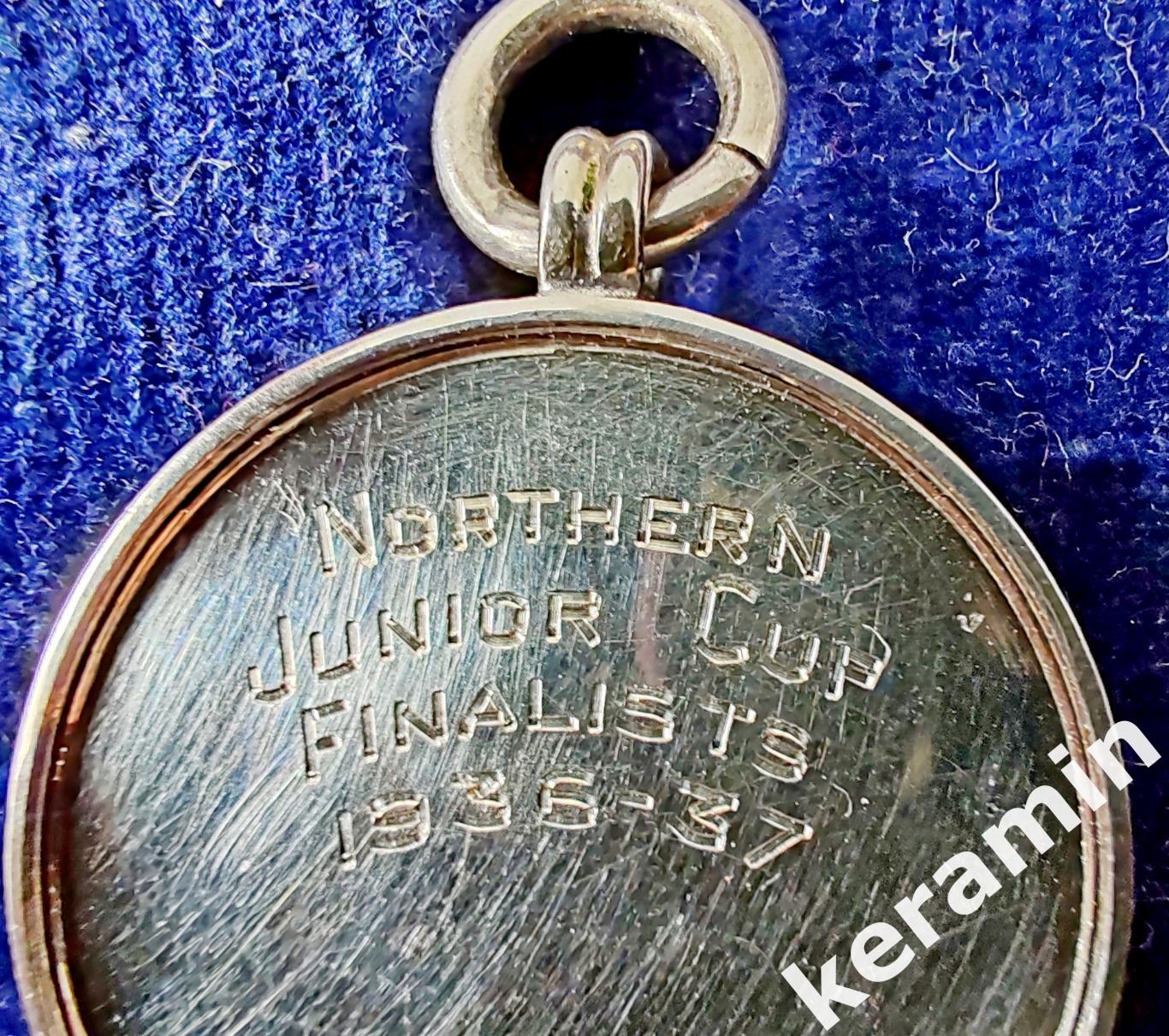 1936-37 медальон из 9-каратного золота и эмали Футбольной ассоциации Глостершира 2