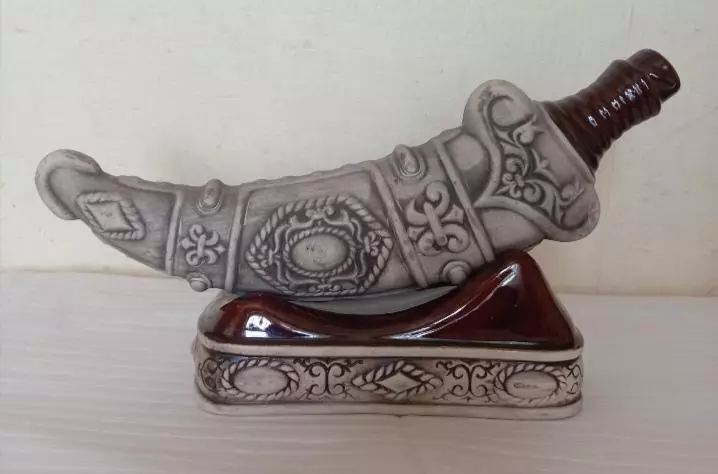 Фаянсовая бутылка от вина. 1