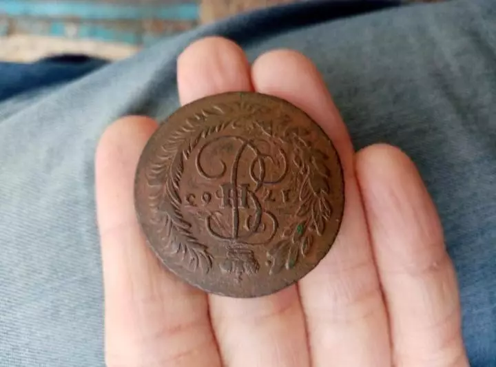 2 копейки - 1763 ММ. Перечекан из 4 копеек 1762. 1