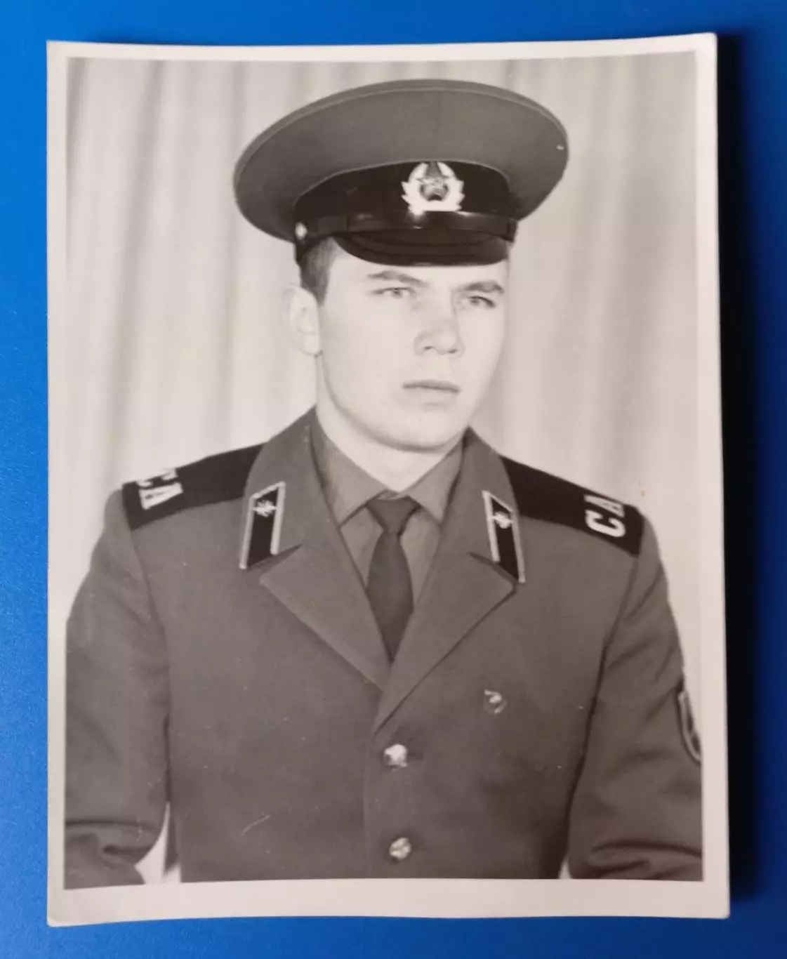 Фото СССР. Солдат форма шапка фуражка армия. 1970-е г.