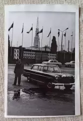 Фото СССР. Мужчина автомобиль мерседес. Варшава Польша. 1960-е г