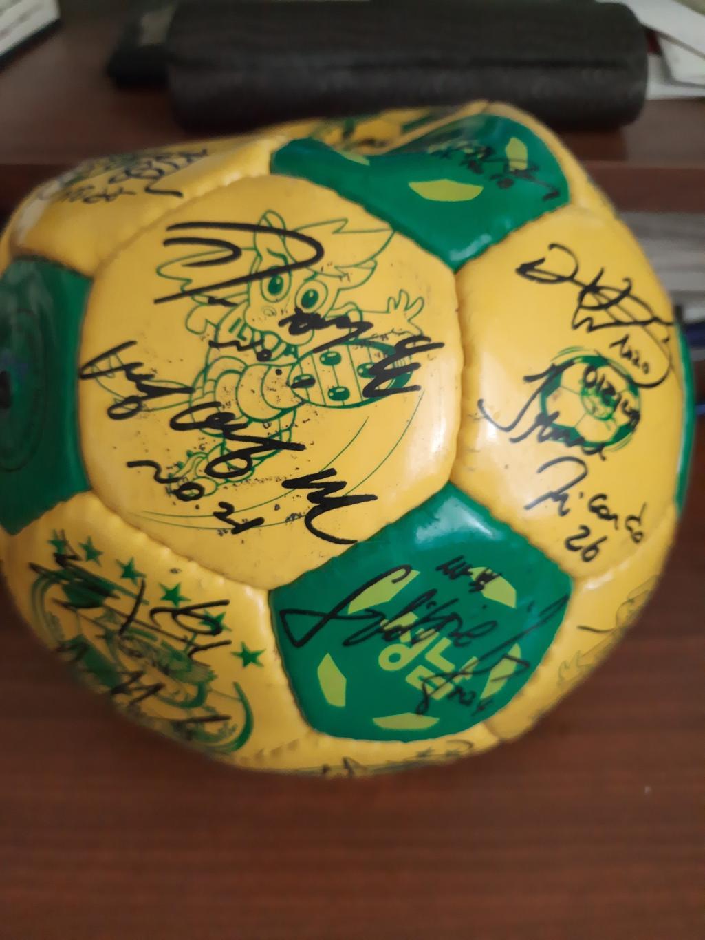 Сувенирный футбольный мяч команды Сонгнам Ильхва Чунма автограф Денис Лактионов 1